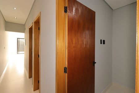 Casa à venda com 125m², 3 quartos e 2 vagasCorredor