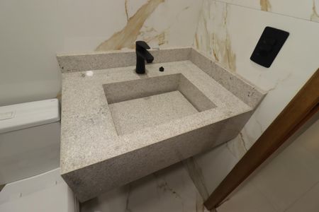 Casa à venda com 125m², 3 quartos e 2 vagasBanheiro da Suíte - Pia
