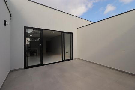 Casa à venda com 125m², 3 quartos e 2 vagasQuintal