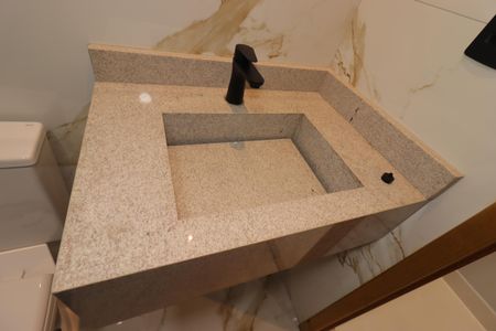 Casa à venda com 125m², 3 quartos e 2 vagasBanheiro Social - Pia