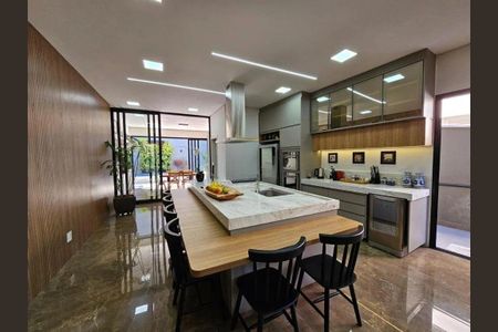 Casa à venda com 4 quartos, 400m² em Dois Córregos, Valinhos