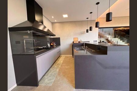 Casa à venda com 310m², 3 quartos e 4 vagas
