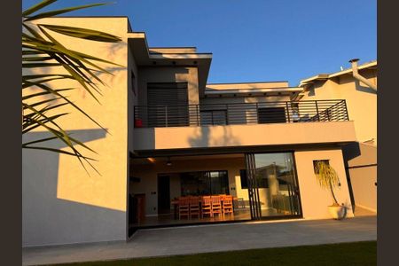 Casa à venda com 310m², 3 quartos e 4 vagas