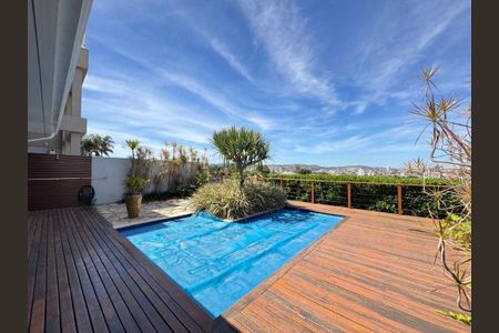 Casa à venda com 336m², 3 quartos e 2 vagas