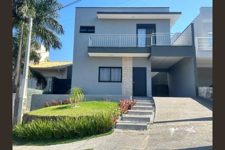 Casa à venda com 138m², 3 quartos e 4 vagas