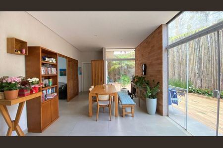 Casa à venda com 3 quartos, 215m² em Chácaras Silvânia, Valinhos