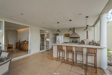 Casa à venda com 534m², 4 quartos e 4 vagas