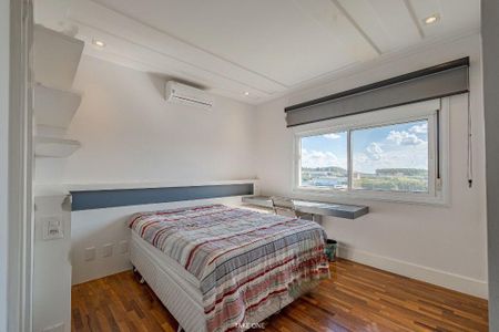 Casa à venda com 534m², 4 quartos e 4 vagas