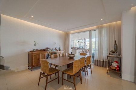 Casa à venda com 534m², 4 quartos e 4 vagas