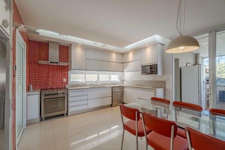 Casa à venda com 534m², 4 quartos e 4 vagas