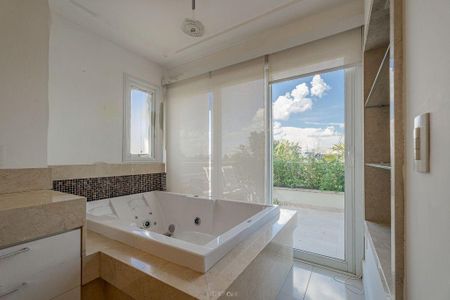 Casa à venda com 534m², 4 quartos e 4 vagas