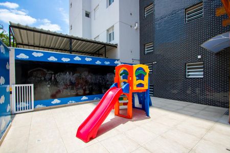 Apartamento à venda com 62m², 2 quartos e 2 vagas Apartamento à venda com 62m², 2 quartos e 2 vagasÁrea comum - Playground