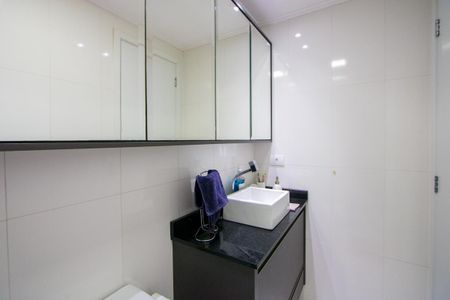 Apartamento à venda com 62m², 2 quartos e 2 vagas Apartamento à venda com 62m², 2 quartos e 2 vagasBanheiro do quarto 1