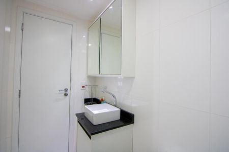 Apartamento à venda com 62m², 2 quartos e 2 vagas Apartamento à venda com 62m², 2 quartos e 2 vagasBanheiro social