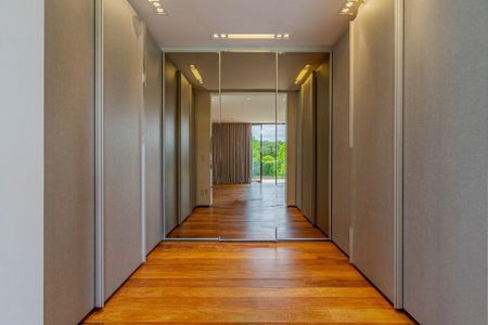 Casa à venda com 429m², 5 quartos e 3 vagas