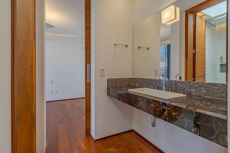 Casa à venda com 429m², 5 quartos e 3 vagas