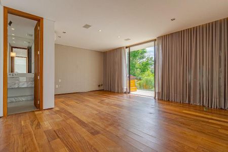 Casa à venda com 429m², 5 quartos e 3 vagas