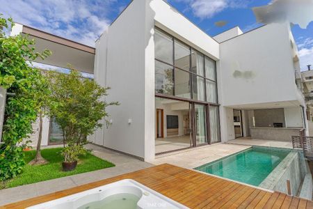 Casa à venda com 429m², 5 quartos e 3 vagas