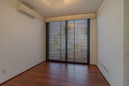 Casa à venda com 429m², 5 quartos e 3 vagas