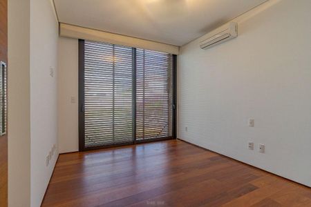 Casa à venda com 429m², 5 quartos e 3 vagas