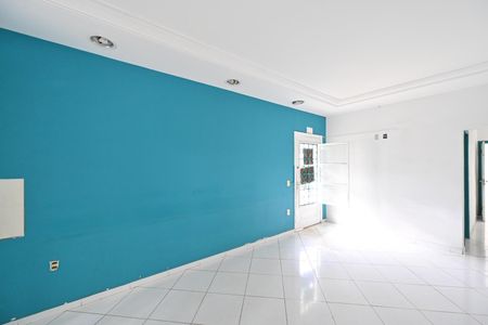 Casa para alugar com 215m², 4 quartos e 3 vagas Casa para alugar com 215m², 4 quartos e 3 vagasSala