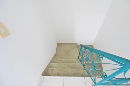 Casa para alugar com 215m², 4 quartos e 3 vagas Casa para alugar com 215m², 4 quartos e 3 vagasEscadas