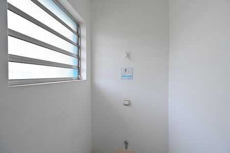 Casa para alugar com 215m², 4 quartos e 3 vagas Casa para alugar com 215m², 4 quartos e 3 vagasBanheiro Social 1