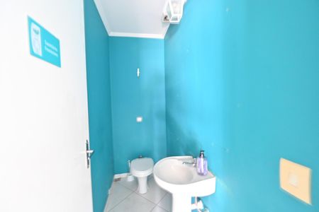 Casa para alugar com 215m², 4 quartos e 3 vagas Casa para alugar com 215m², 4 quartos e 3 vagasLavabo