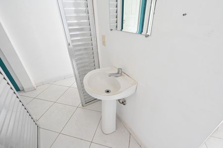 Casa para alugar com 215m², 4 quartos e 3 vagas Casa para alugar com 215m², 4 quartos e 3 vagasBanheiro Social 2