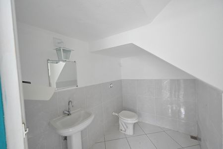 Casa para alugar com 215m², 4 quartos e 3 vagas Casa para alugar com 215m², 4 quartos e 3 vagasBanheiro da Suíte