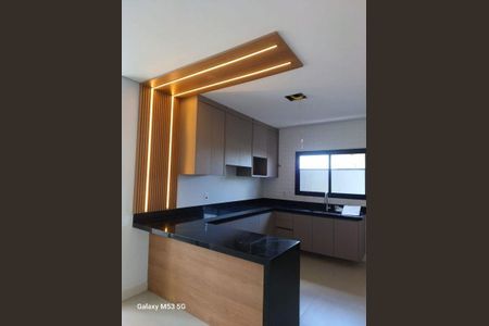 Casa à venda com 3 quartos, 230m² em Colina dos Pinheiros, Valinhos