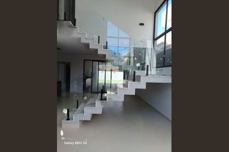 Casa à venda com 3 quartos, 230m² em Colina dos Pinheiros, Valinhos