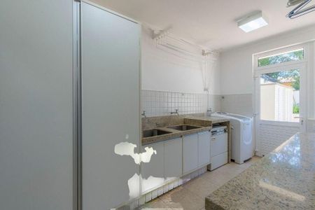 Casa à venda com 391m², 4 quartos e 4 vagas