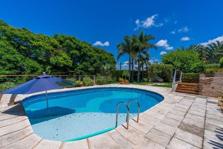 Casa à venda com 391m², 4 quartos e 4 vagas