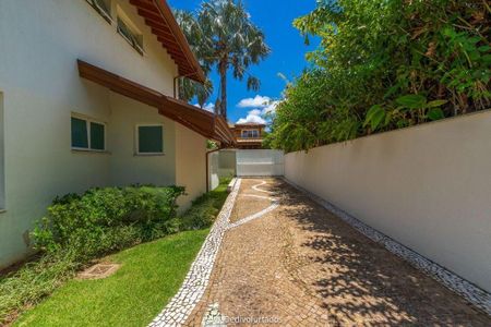 Casa à venda com 391m², 4 quartos e 4 vagas