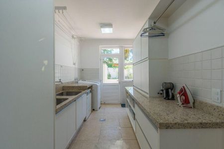 Casa à venda com 391m², 4 quartos e 4 vagas