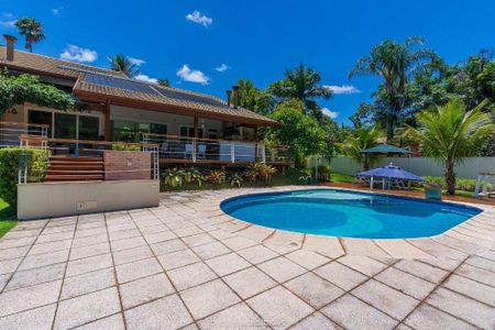 Casa à venda com 391m², 4 quartos e 4 vagas