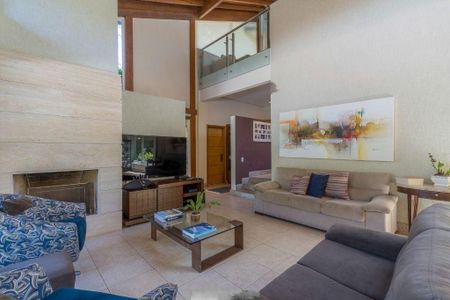Casa à venda com 391m², 4 quartos e 4 vagas