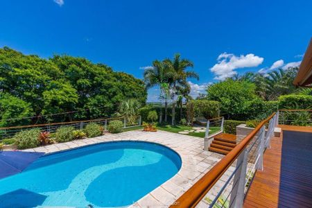 Casa à venda com 391m², 4 quartos e 4 vagas