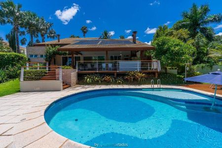 Casa à venda com 391m², 4 quartos e 4 vagas