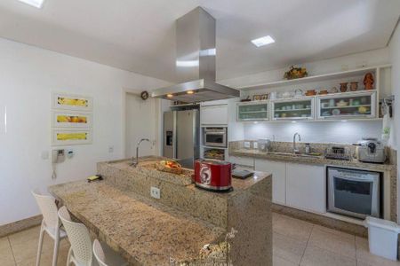 Casa à venda com 391m², 4 quartos e 4 vagas