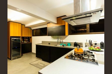 Apartamento à venda com 3 quartos, 200m² em Indianópolis, São Paulo