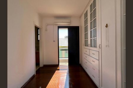 Apartamento à venda com 176m², 3 quartos e 3 vagas
