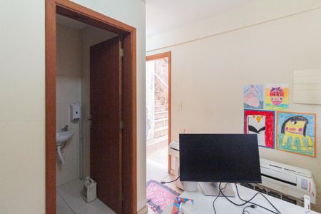 Casa à venda com 225m², 3 quartos e 5 vagas Casa à venda com 225m², 3 quartos e 5 vagasQuarto de Serviço