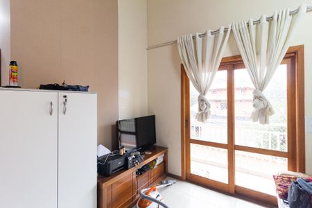 Casa à venda com 225m², 3 quartos e 5 vagas Casa à venda com 225m², 3 quartos e 5 vagasSala