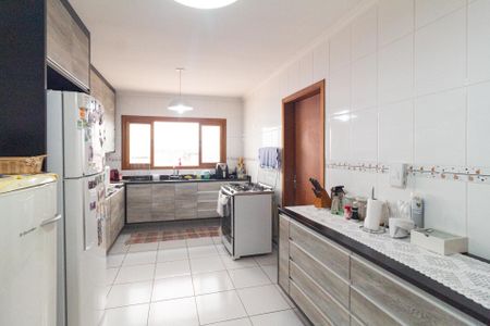 Casa à venda com 225m², 3 quartos e 5 vagas Casa à venda com 225m², 3 quartos e 5 vagasCozinha