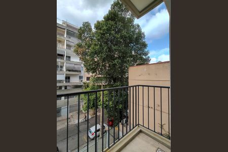 Apartamento à venda com 76m², 2 quartos e 1 vaga Apartamento à venda com 76m², 2 quartos e 1 vagaVaranda da Suíte