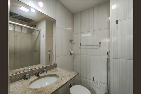 Apartamento à venda com 76m², 2 quartos e 1 vaga Apartamento à venda com 76m², 2 quartos e 1 vagaBanheiro Corredor