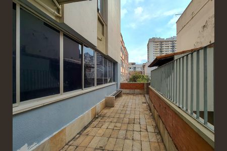 Apartamento à venda com 76m², 2 quartos e 1 vaga