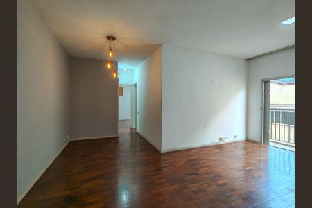 Apartamento à venda com 76m², 2 quartos e 1 vaga Apartamento à venda com 76m², 2 quartos e 1 vagaSala